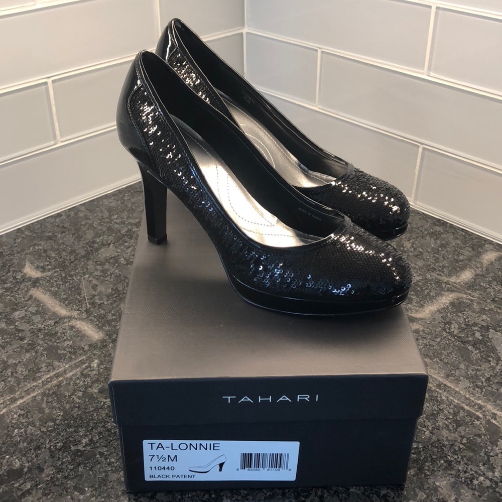 LIKE NEW Tahari evening shoes